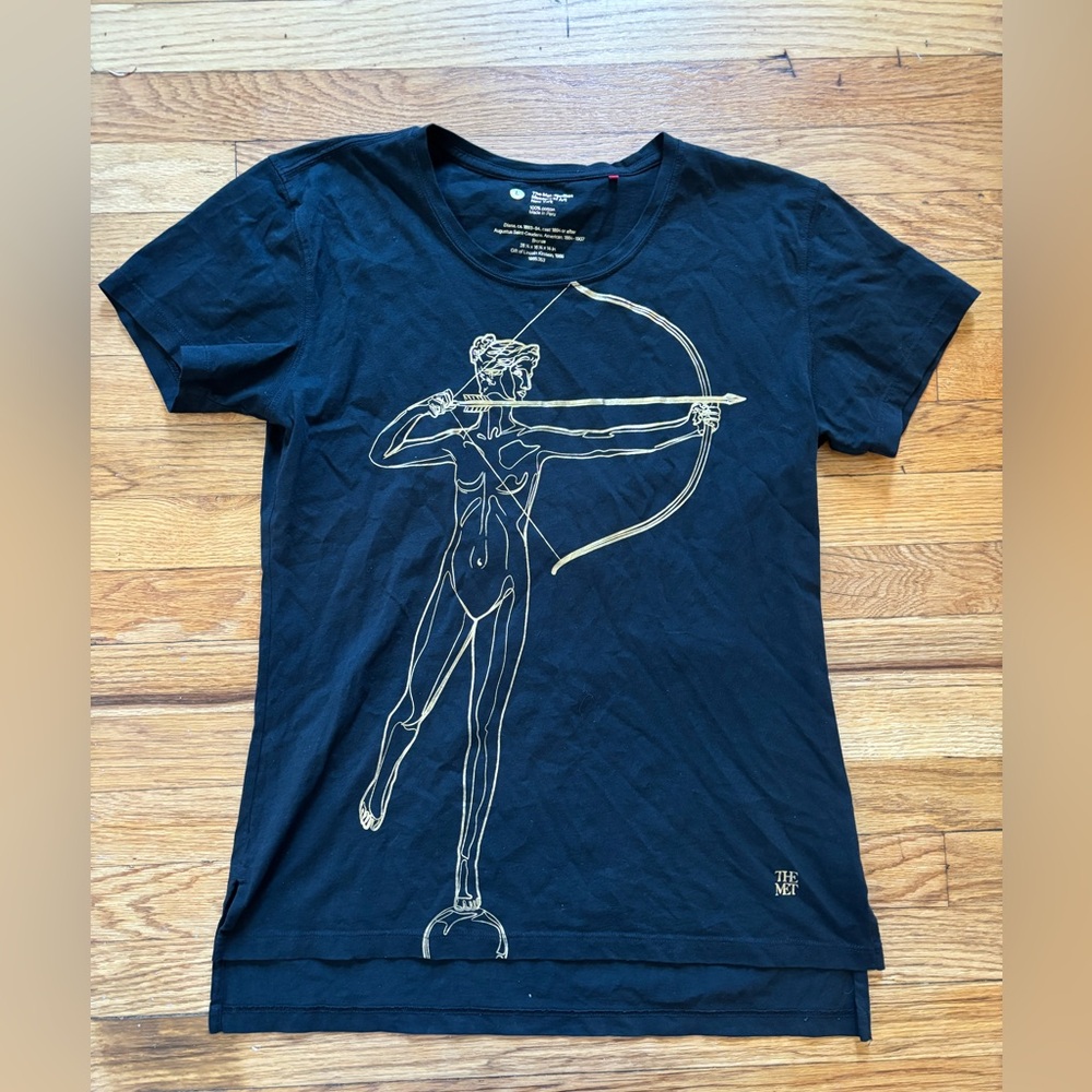 MET Museum NY Black and Gold Diana TShirt